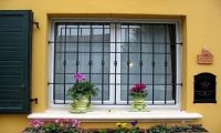 Как правильно установить решетки на окна?